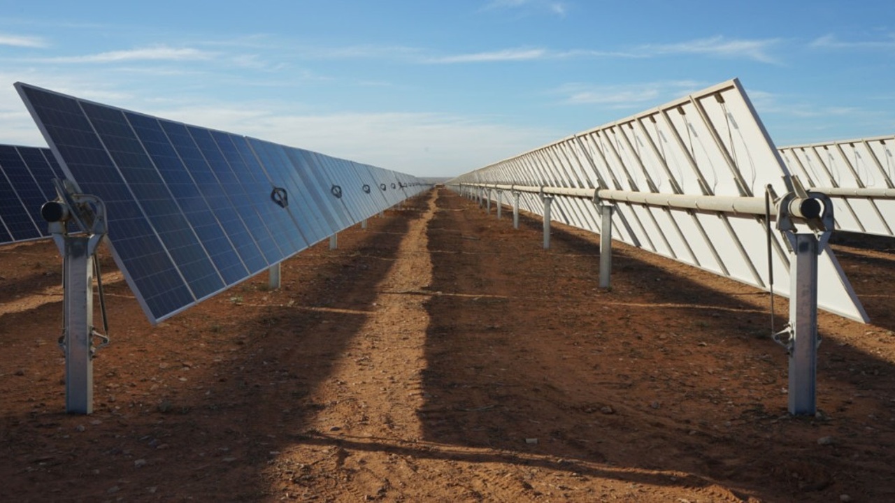 Australian Utilities Trust to acquire an additional 33.5% interest in ElectraNet